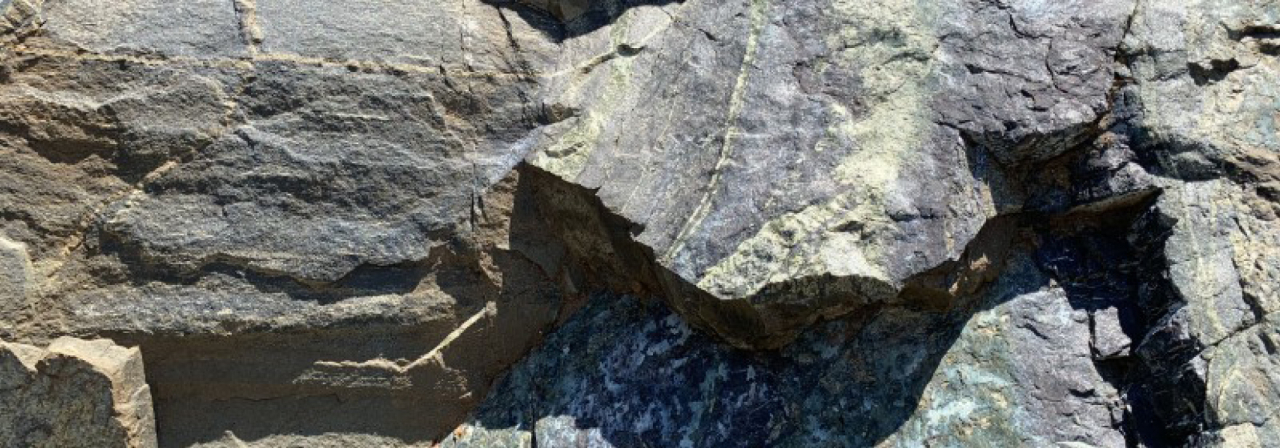 Formation de Chromite au sein du massif ophiolitique du Jurassique de Bulqiza en Albanie Formation de Chromite au sein du massif ophiolitique du Jurassique de Bulqiza en Albanie